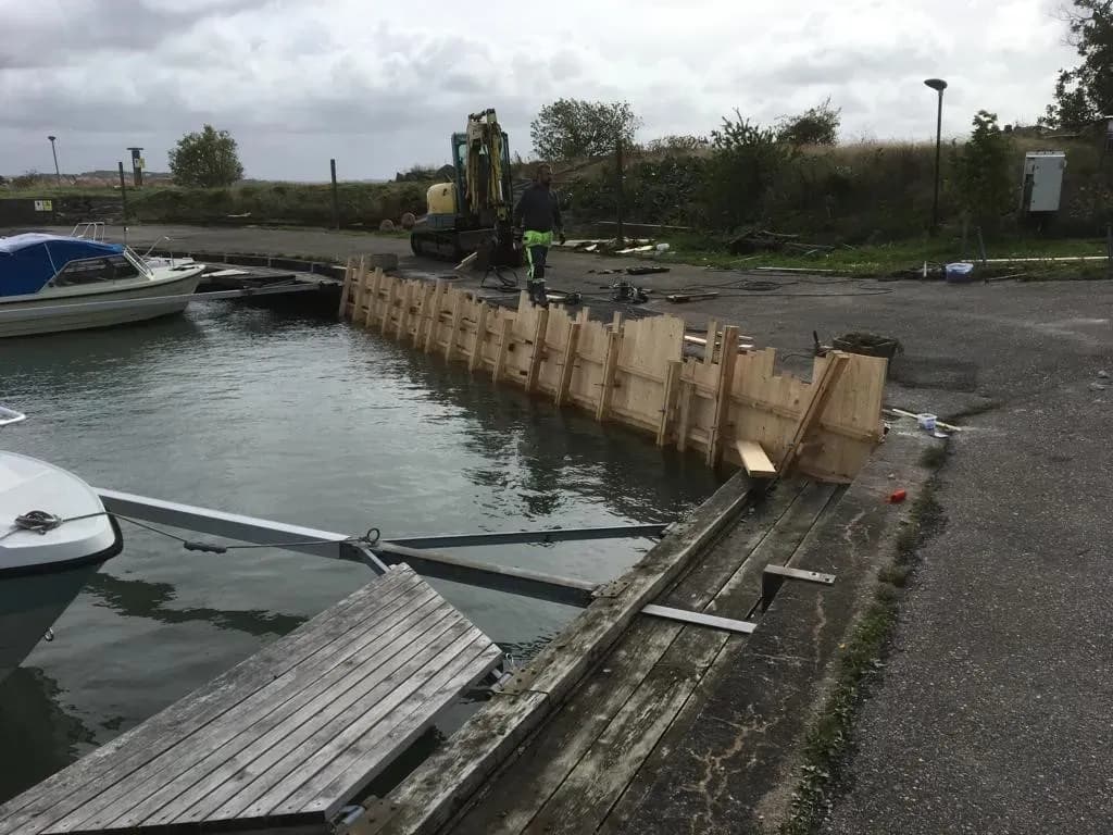 Reparationer i Hästholmens båthamn - Bild 12
