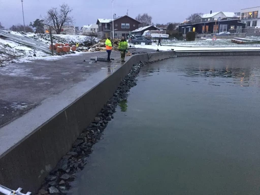Reparationer i Hästholmens båthamn - Bild 20