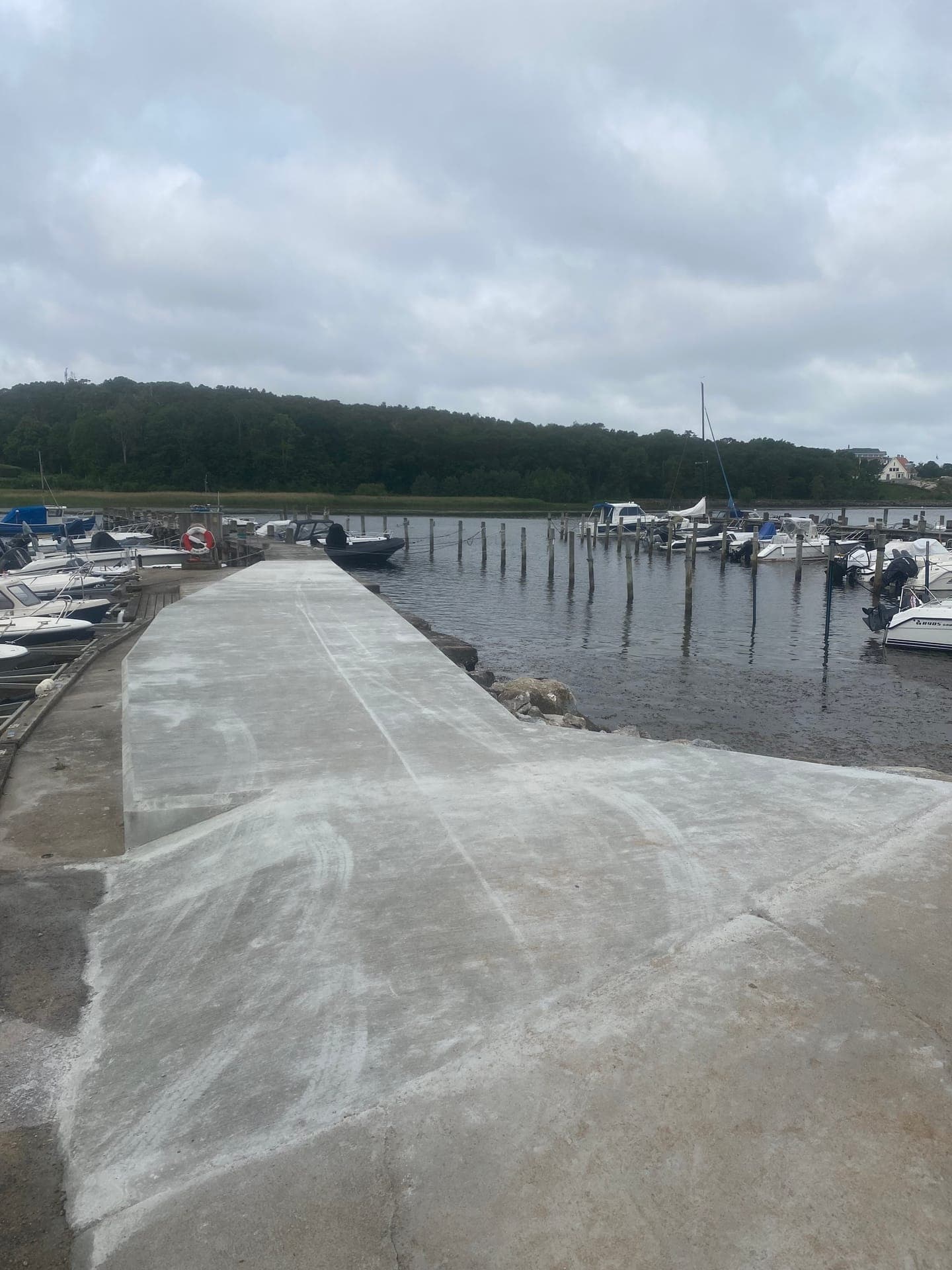 Ny brygga och betongdäck, Särö Lysholmen - Bild 2