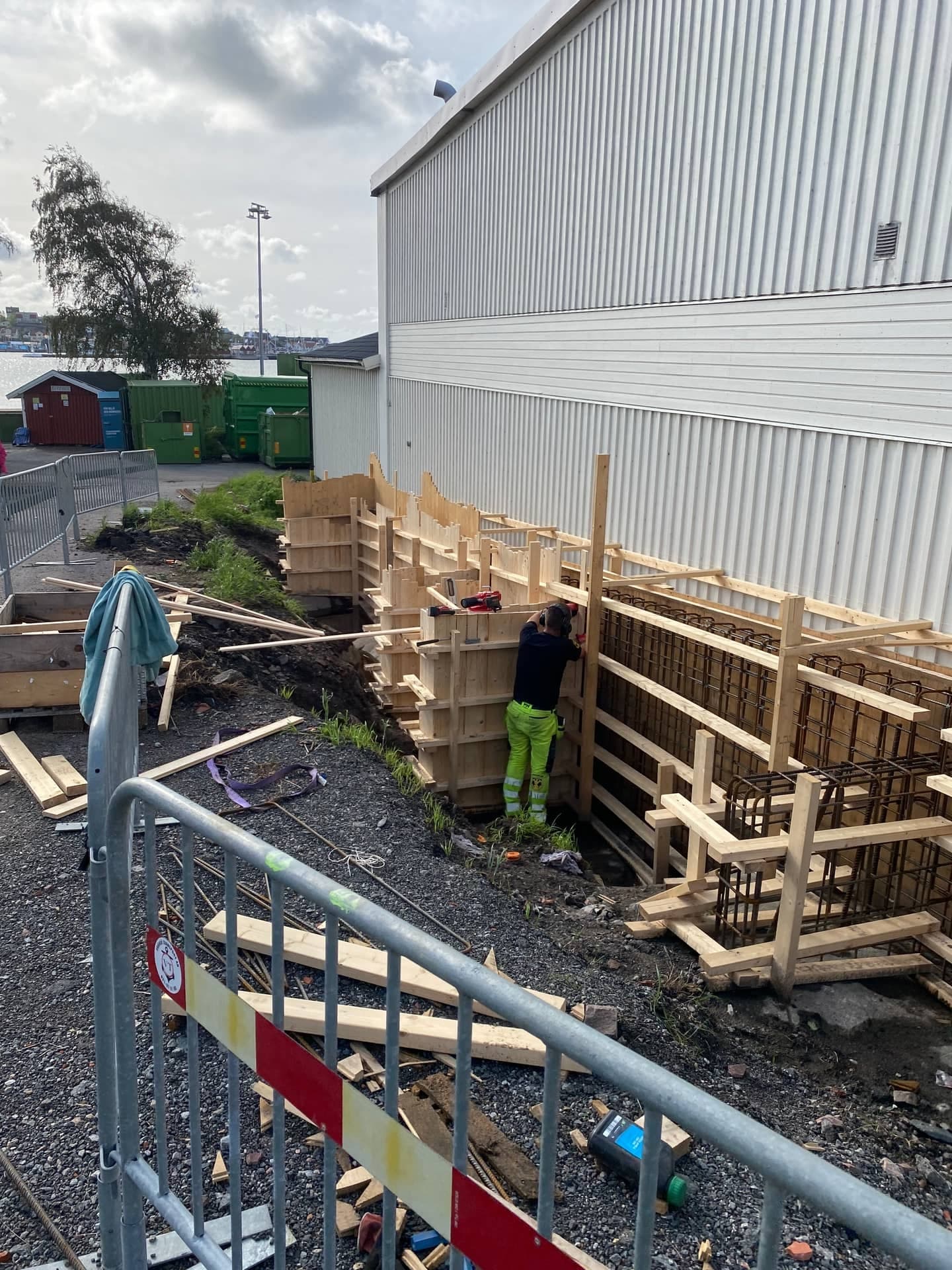 80 meter stödmur runt lagerlokal, Styrsö Skäret - Bild 2