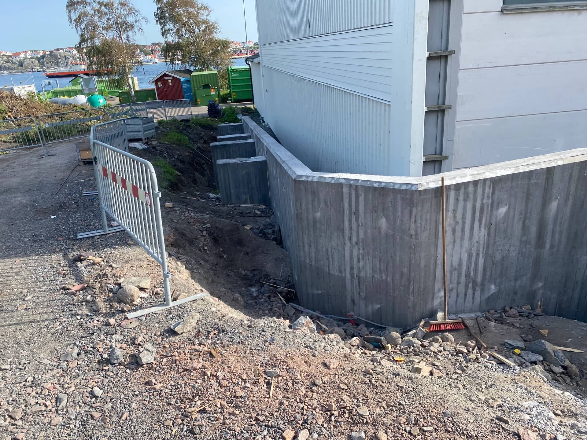 80 meter stödmur runt lagerlokal, Styrsö Skäret - Bild 9
