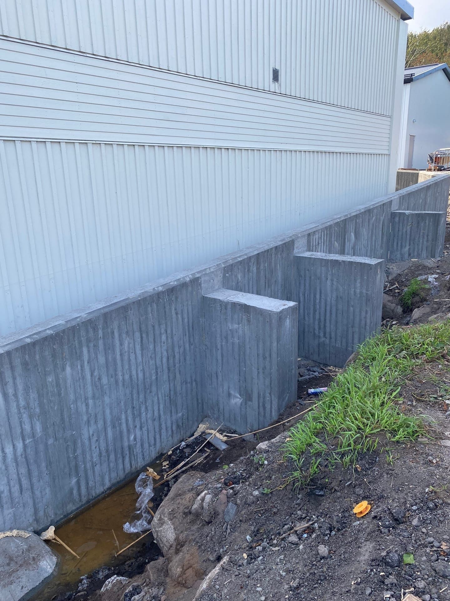 80 meter stödmur runt lagerlokal, Styrsö Skäret - Bild 10