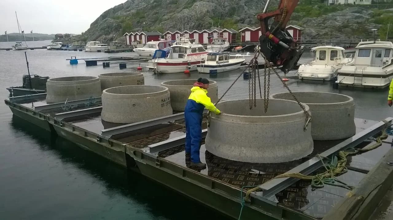 Bortforsling med pråm vid byggnation av sänkbrunn - Bild 6