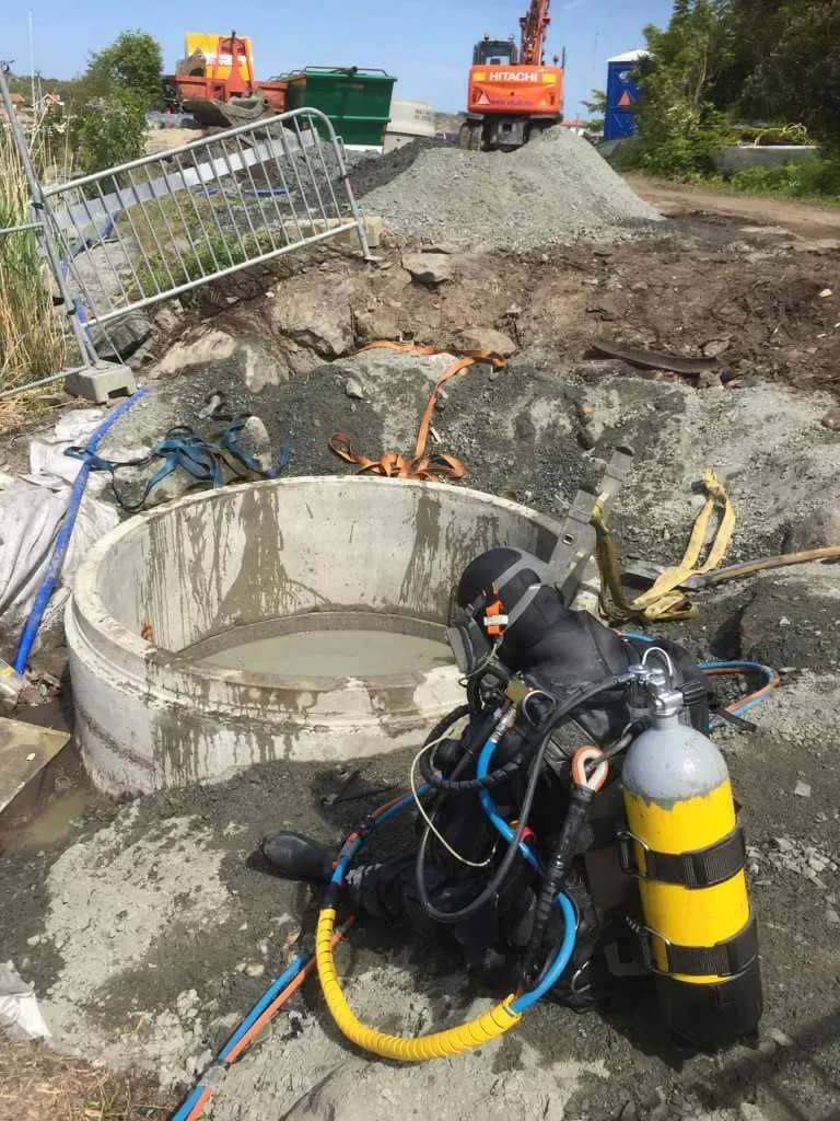Bortforsling med pråm vid byggnation av sänkbrunn - Bild 7